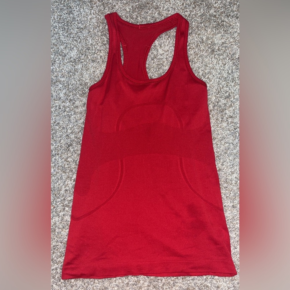 red lululemon tank